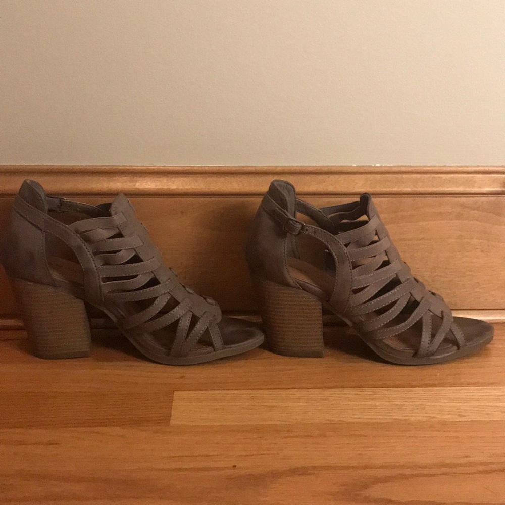 Strapping rampage sandals